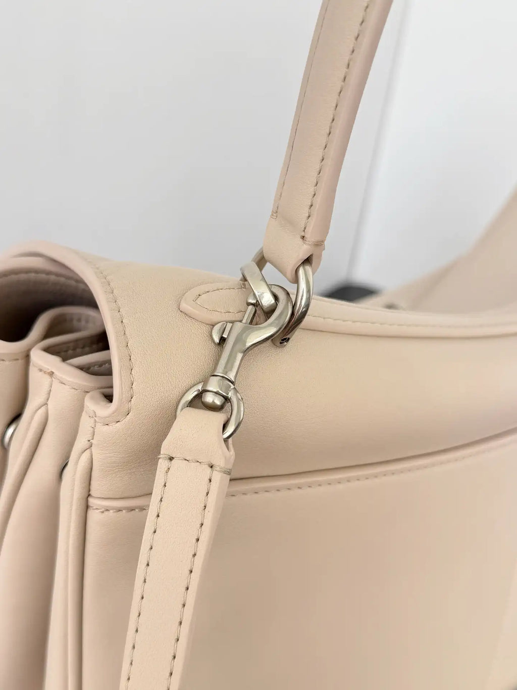 Balenciaga 7897722 Rodeo Handbag Medium in Beige smooth calfskin aged-Silver