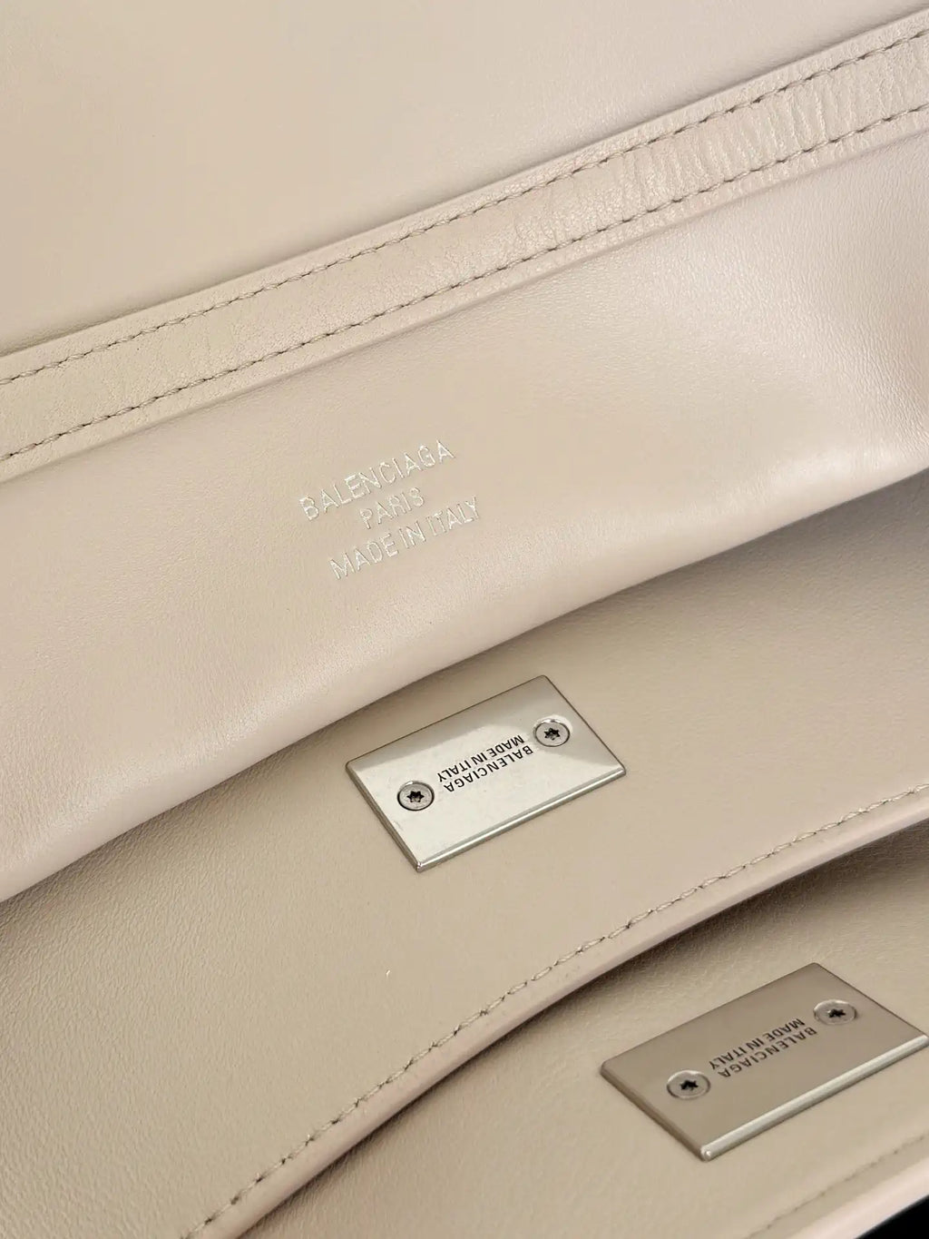 Balenciaga 7897722 Rodeo Handbag Medium in Beige smooth calfskin aged-Silver