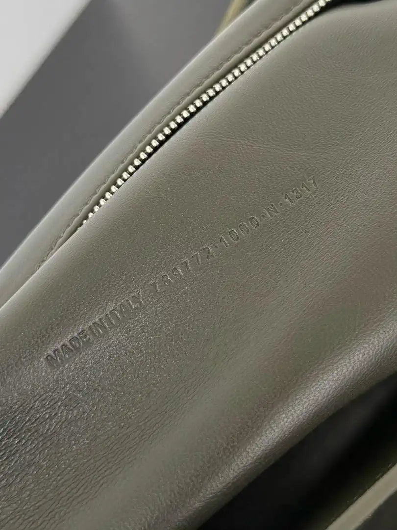 Balenciaga 7897722 Rodeo Handbag Medium in Suede Green aged-Silver