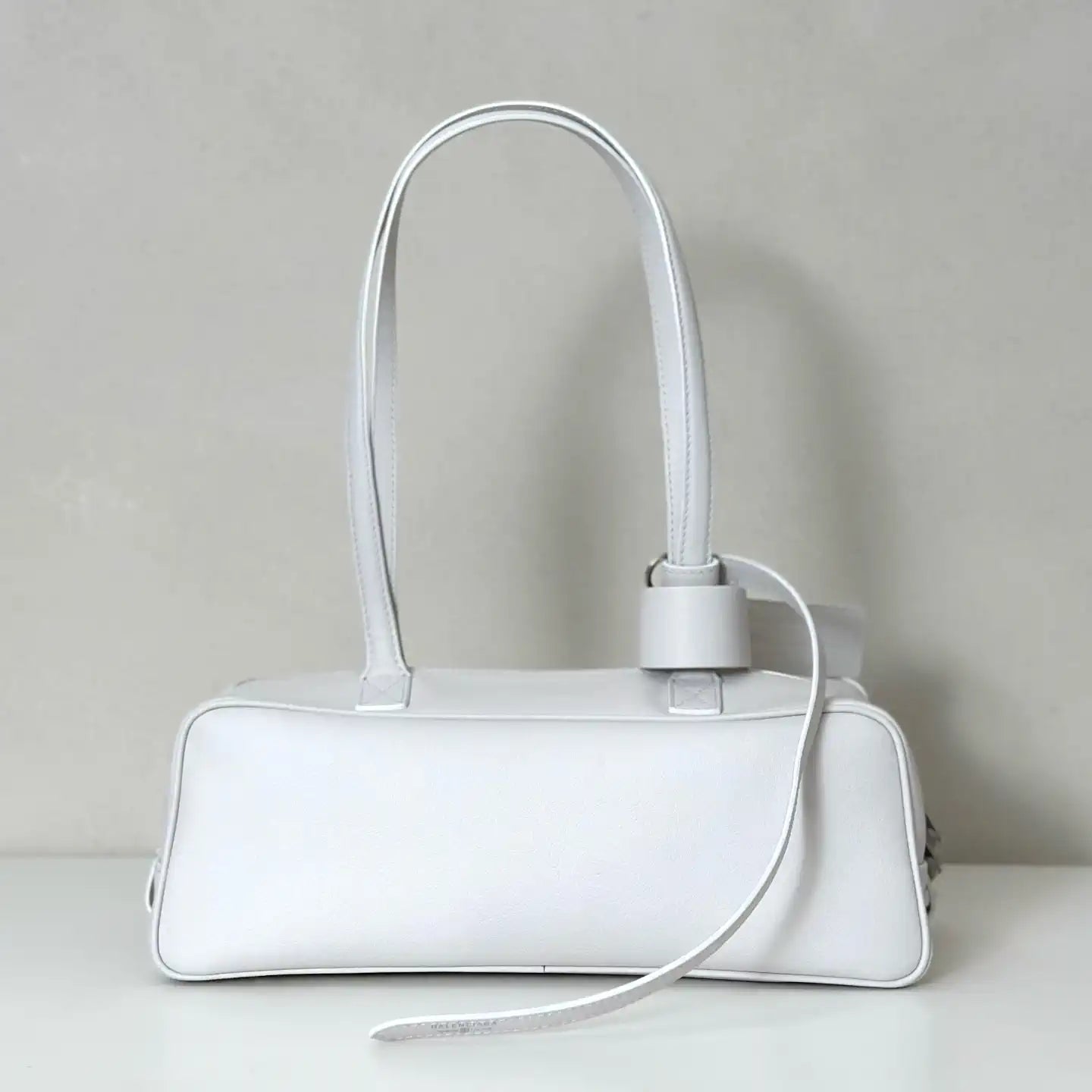 Balenciaga 8264252 Carrie Bowling Bag in White calfskin aged-gold hardware