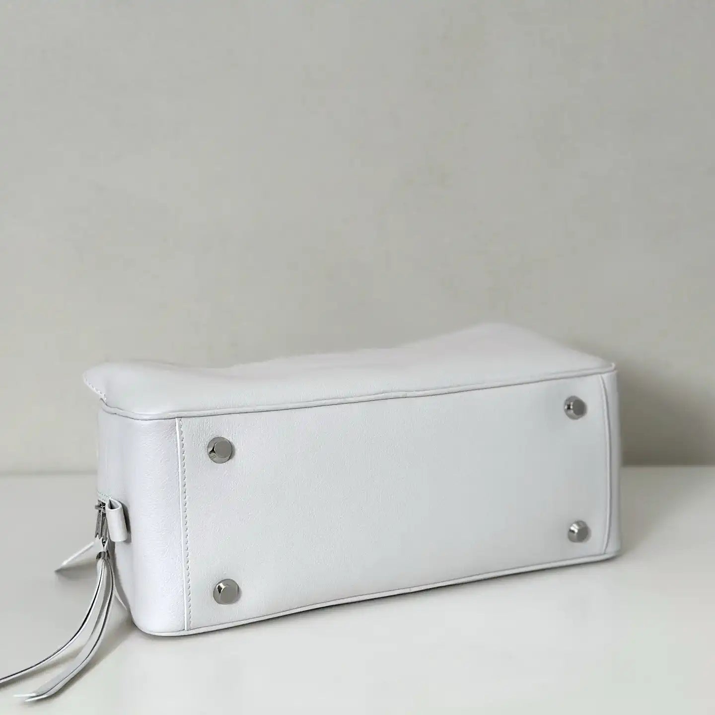 Balenciaga 8264252 Carrie Bowling Bag in White calfskin aged-gold hardware