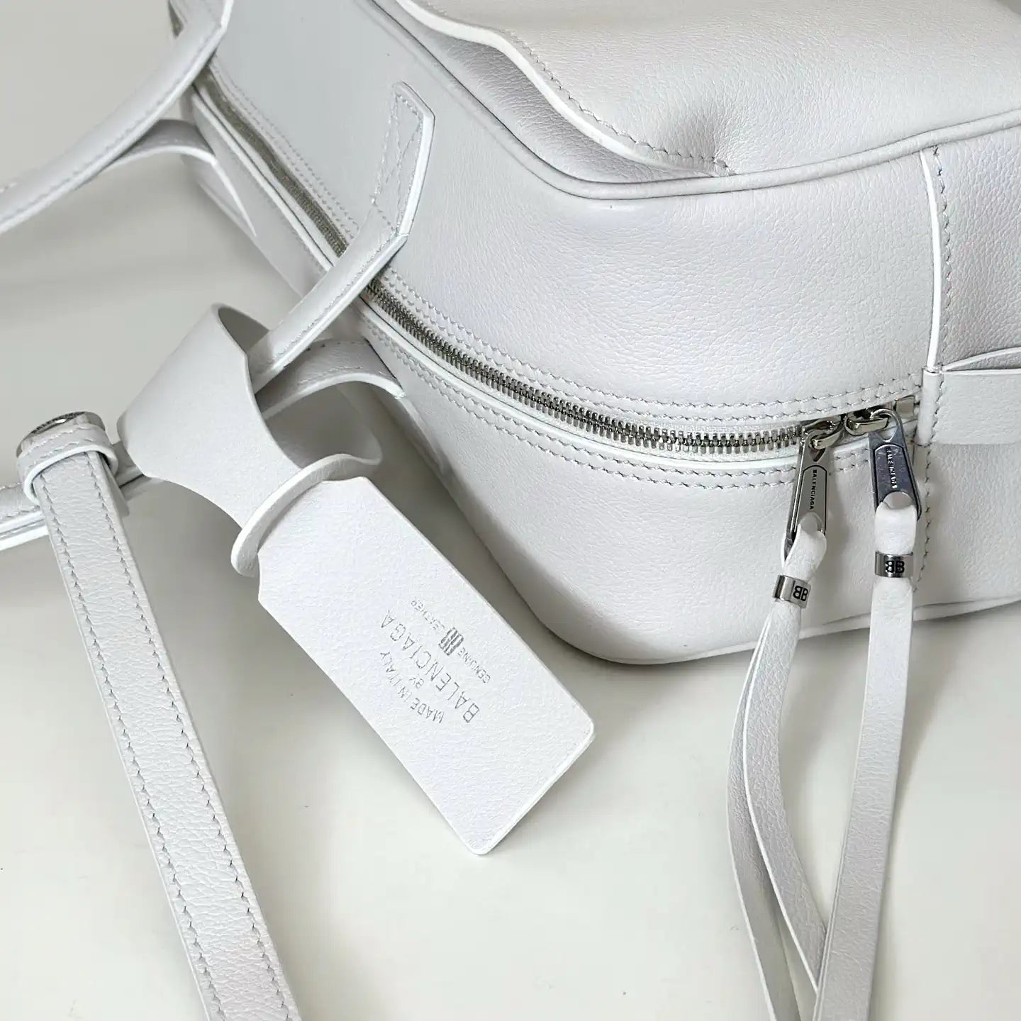Balenciaga 8264252 Carrie Bowling Bag in White calfskin aged-gold hardware