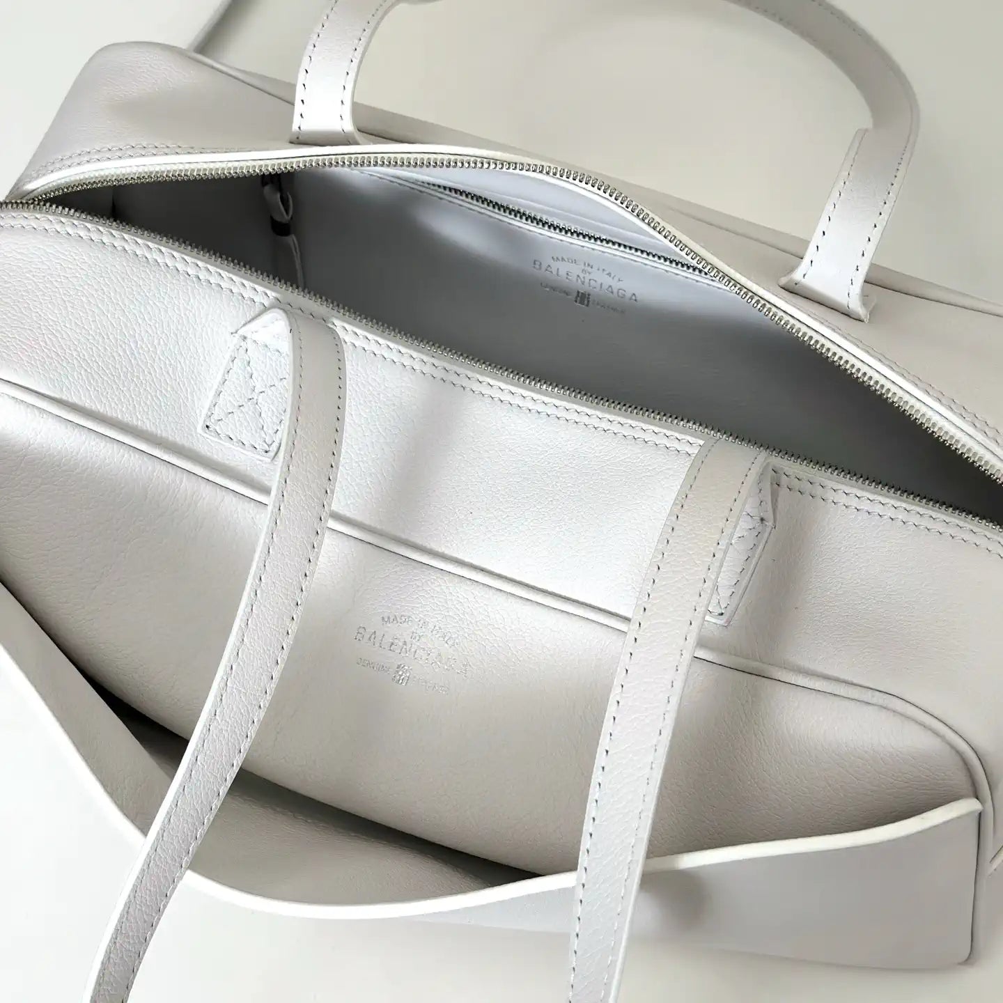 Balenciaga 8264252 Carrie Bowling Bag in White calfskin aged-gold hardware
