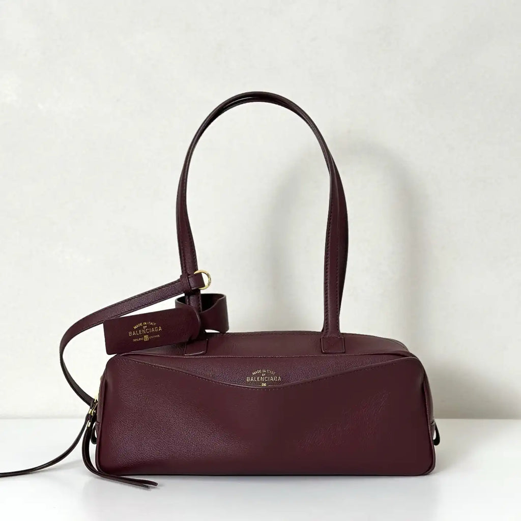 Balenciaga 8264252 Carrie Bowling Bag in Red calfskin aged-gold hardware