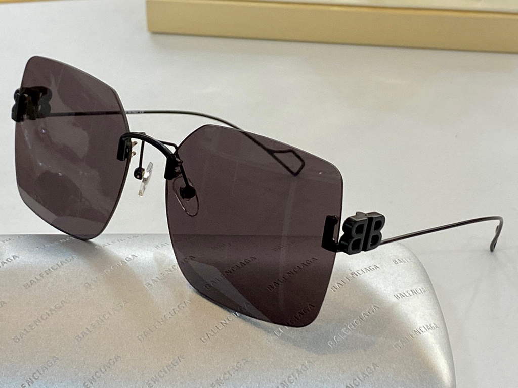 Balenciaga 628247 Dynasty Cat Sunglasses Weekend Butterfly Sunglasses B990184 - Default Title - View 1