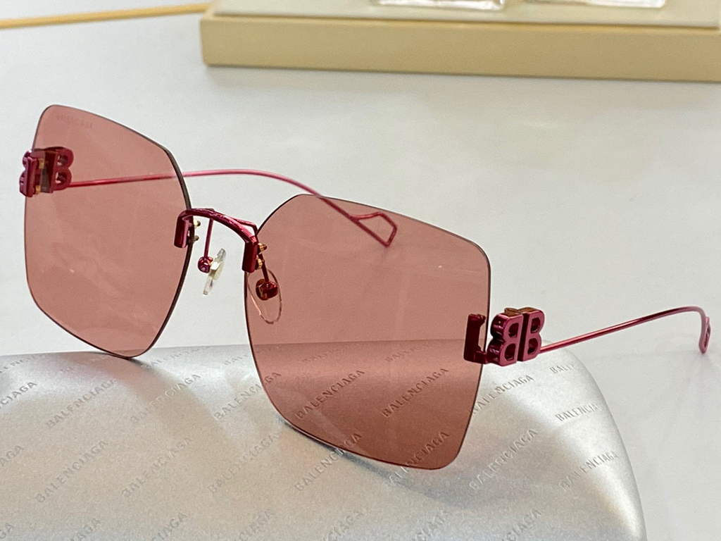 Balenciaga 628247 Dynasty Cat Sunglasses Weekend Butterfly Sunglasses B990186 - Default Title - View 1