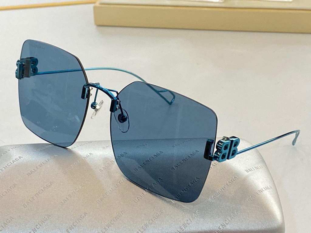 Balenciaga 628247 Dynasty Cat Sunglasses Weekend Butterfly Sunglasses B990187 - Default Title - View 1