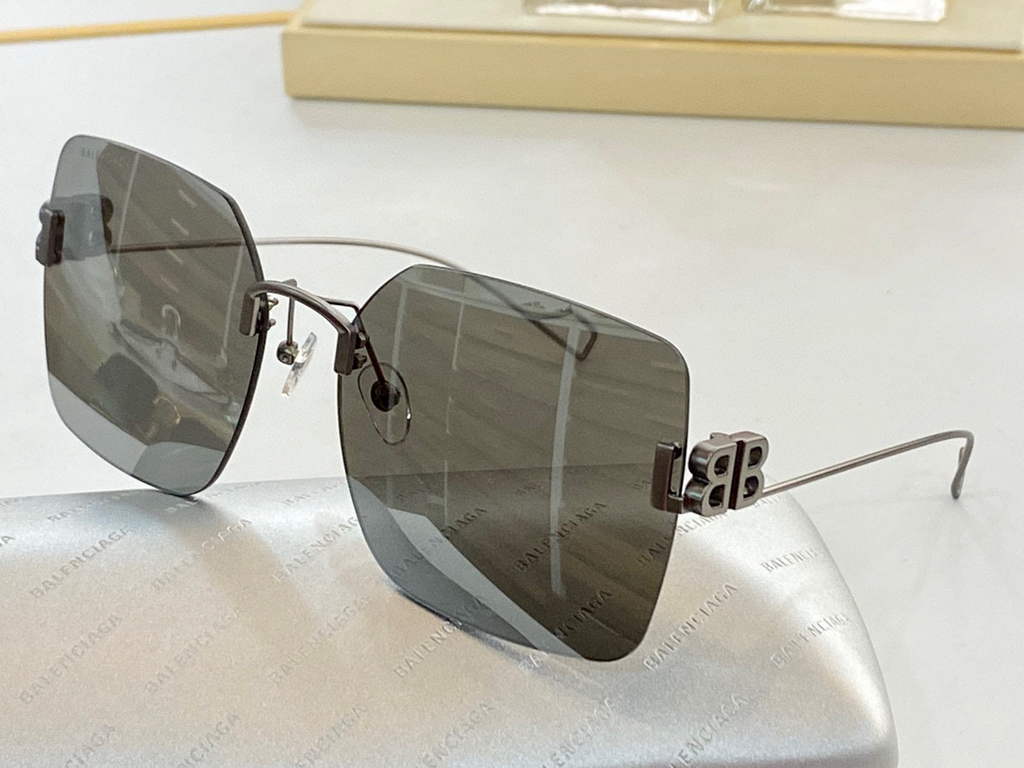 Balenciaga 628247 Dynasty Cat Sunglasses Weekend Butterfly Sunglasses B990188 - Default Title - View 1