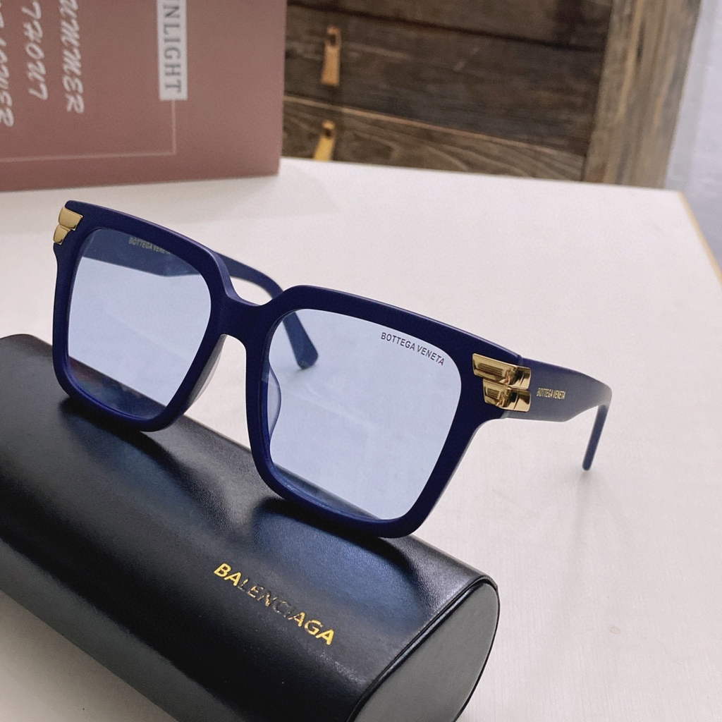 Balenciaga 628247 Dynasty Cat Sunglasses Weekend Butterfly Sunglasses B990193 - Default Title - View 1