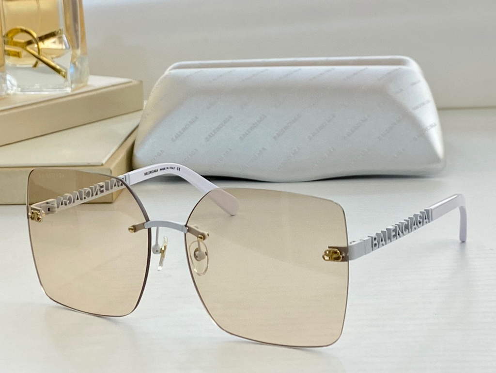 Balenciaga 628247 Dynasty Cat Sunglasses Weekend Butterfly Sunglasses B990206 - Default Title - View 1