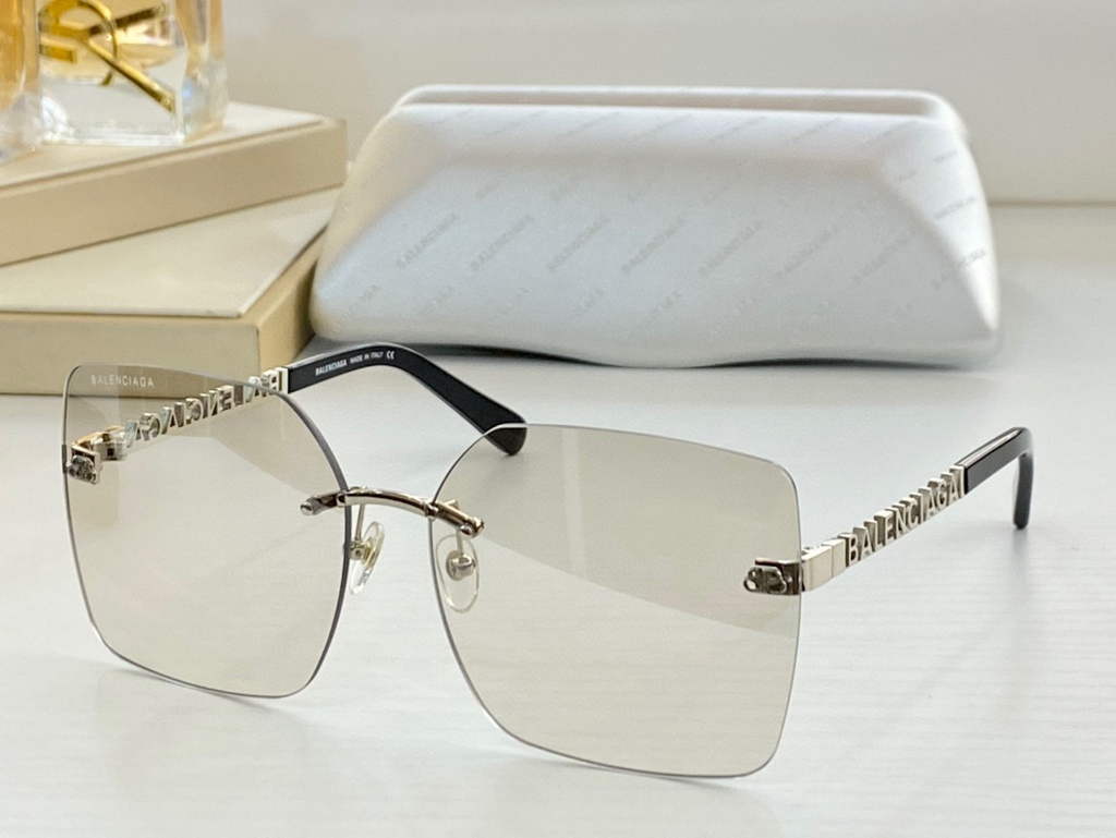 Balenciaga 628247 Dynasty Cat Sunglasses Weekend Butterfly Sunglasses B990207 - Default Title - View 1