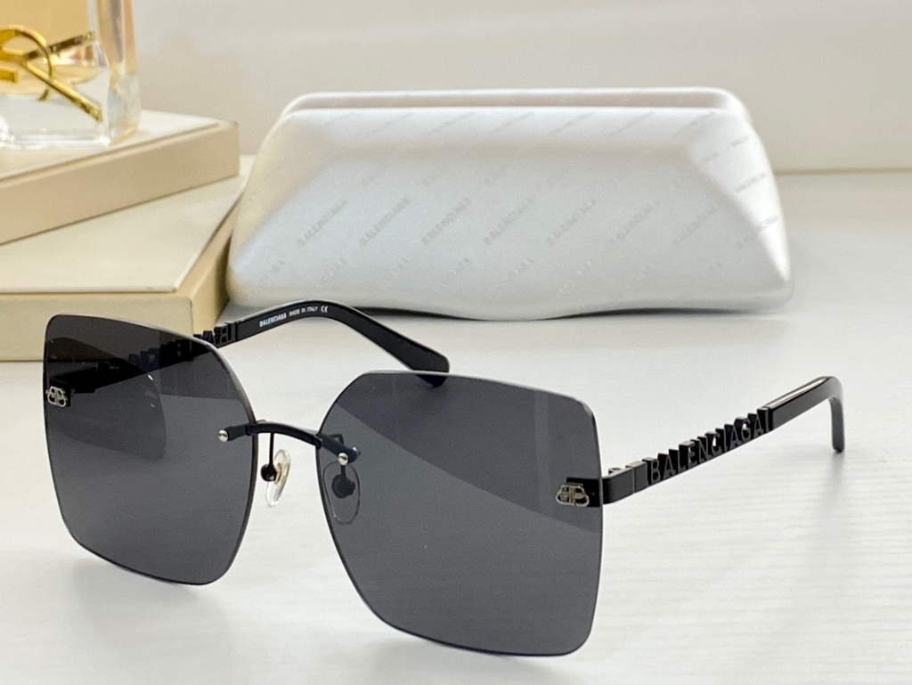 Balenciaga 628247 Dynasty Cat Sunglasses Weekend Butterfly Sunglasses B990208 - Default Title - View 1