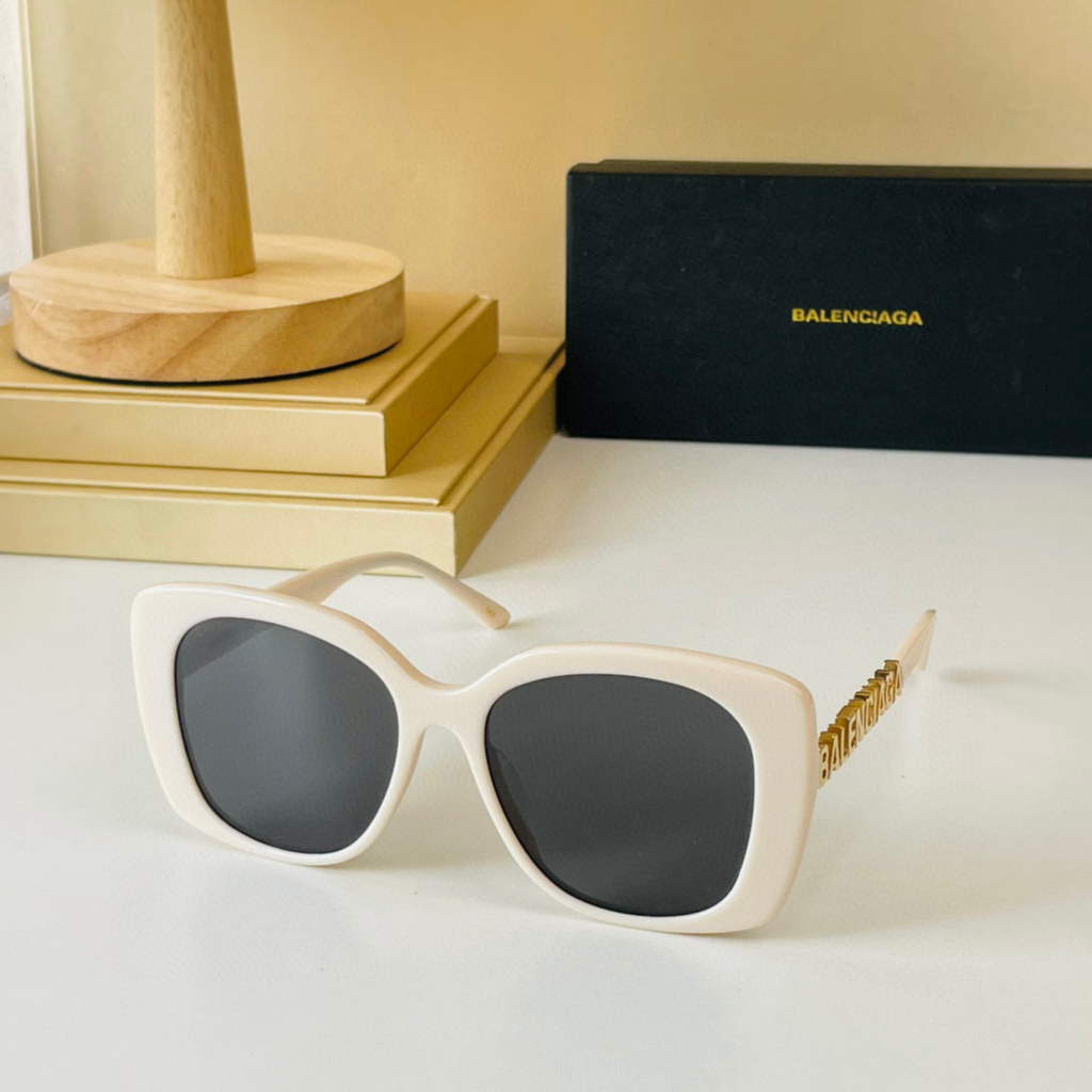 Balenciaga 628247 Dynasty Cat Sunglasses Weekend Butterfly Sunglasses B990228 - Default Title - View 1