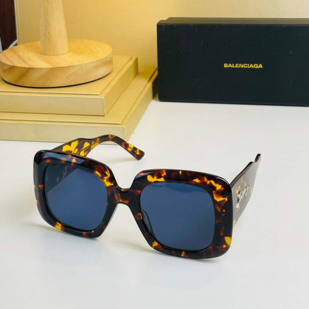 Balenciaga 628247 Dynasty Cat Sunglasses Weekend Butterfly Sunglasses B990231 - Default Title - View 1
