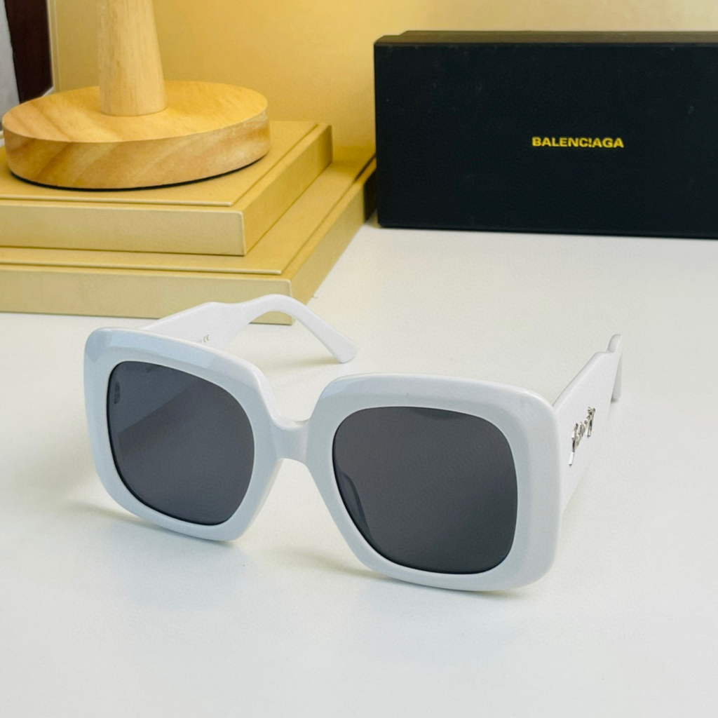 Balenciaga 628247 Dynasty Cat Sunglasses Weekend Butterfly Sunglasses B990234 - Default Title - View 1