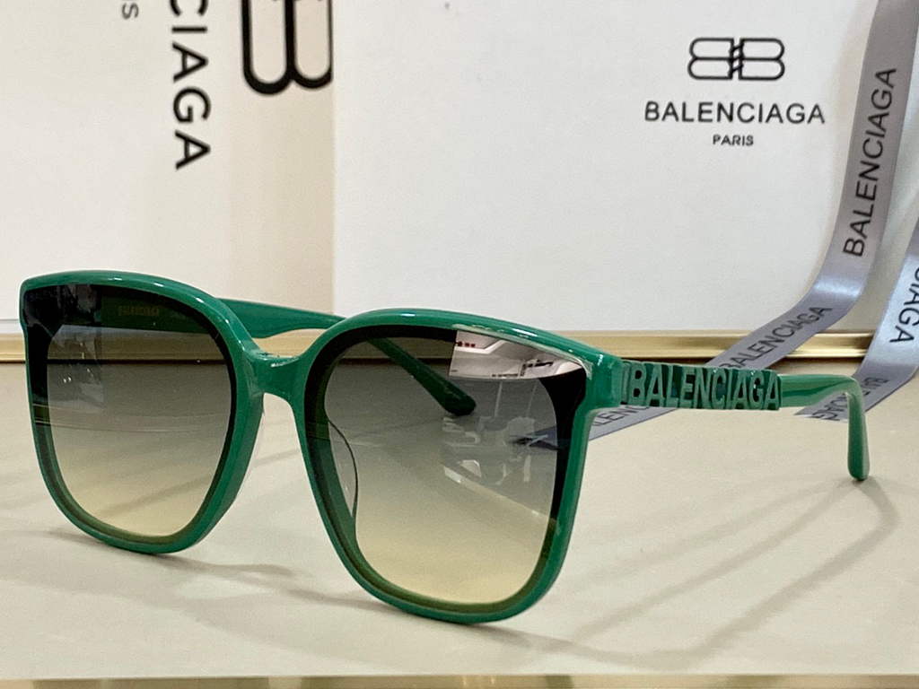Balenciaga 628247 Dynasty Cat Sunglasses Weekend Butterfly Sunglasses B990239 - Default Title - View 1