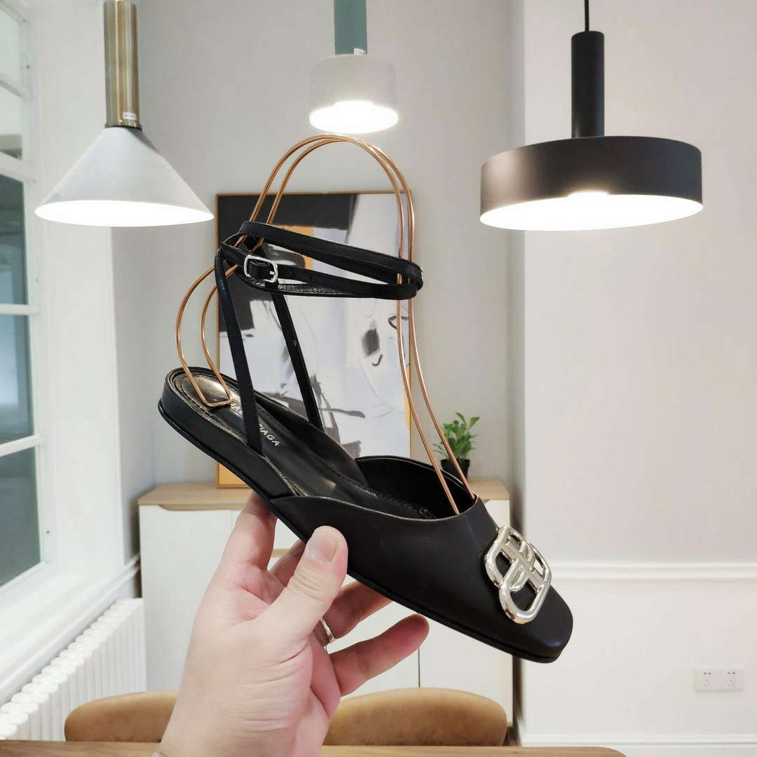 Balenciaga Women's Shoes BB Sign Sandal B77581