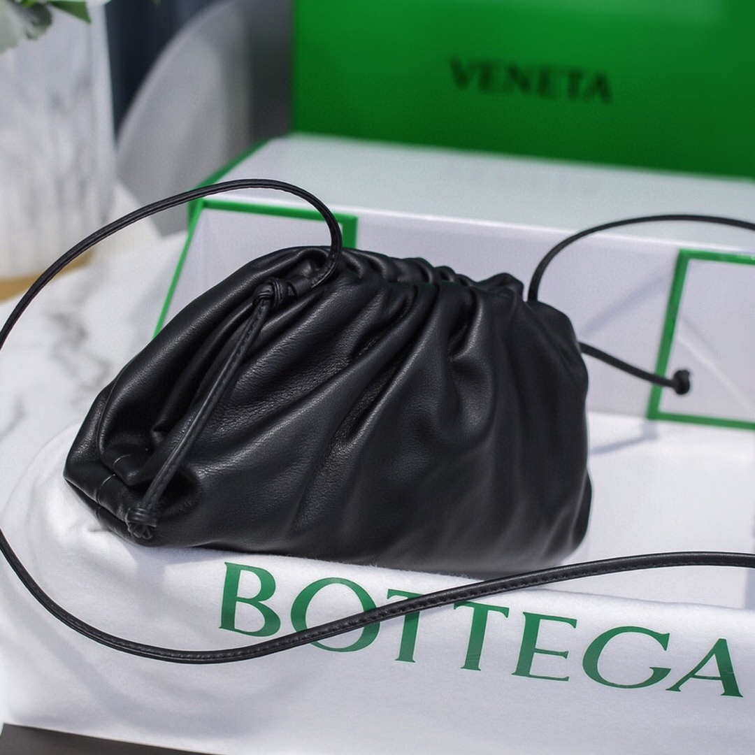 Bottega Veneta 585852 BV Mini Pouch Black Bag - Default Title - View 3