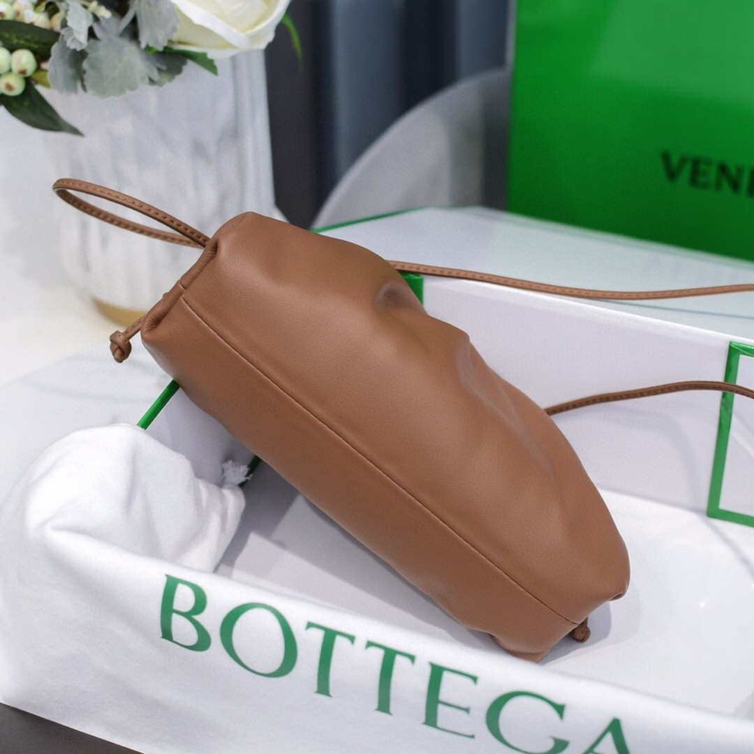 Bottega Veneta 585852 BV Mini Pouch Brown Bag - Default Title - View 4
