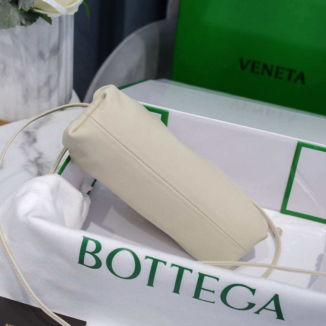 Bottega Veneta 585852 BV Mini Pouch Beige Bag