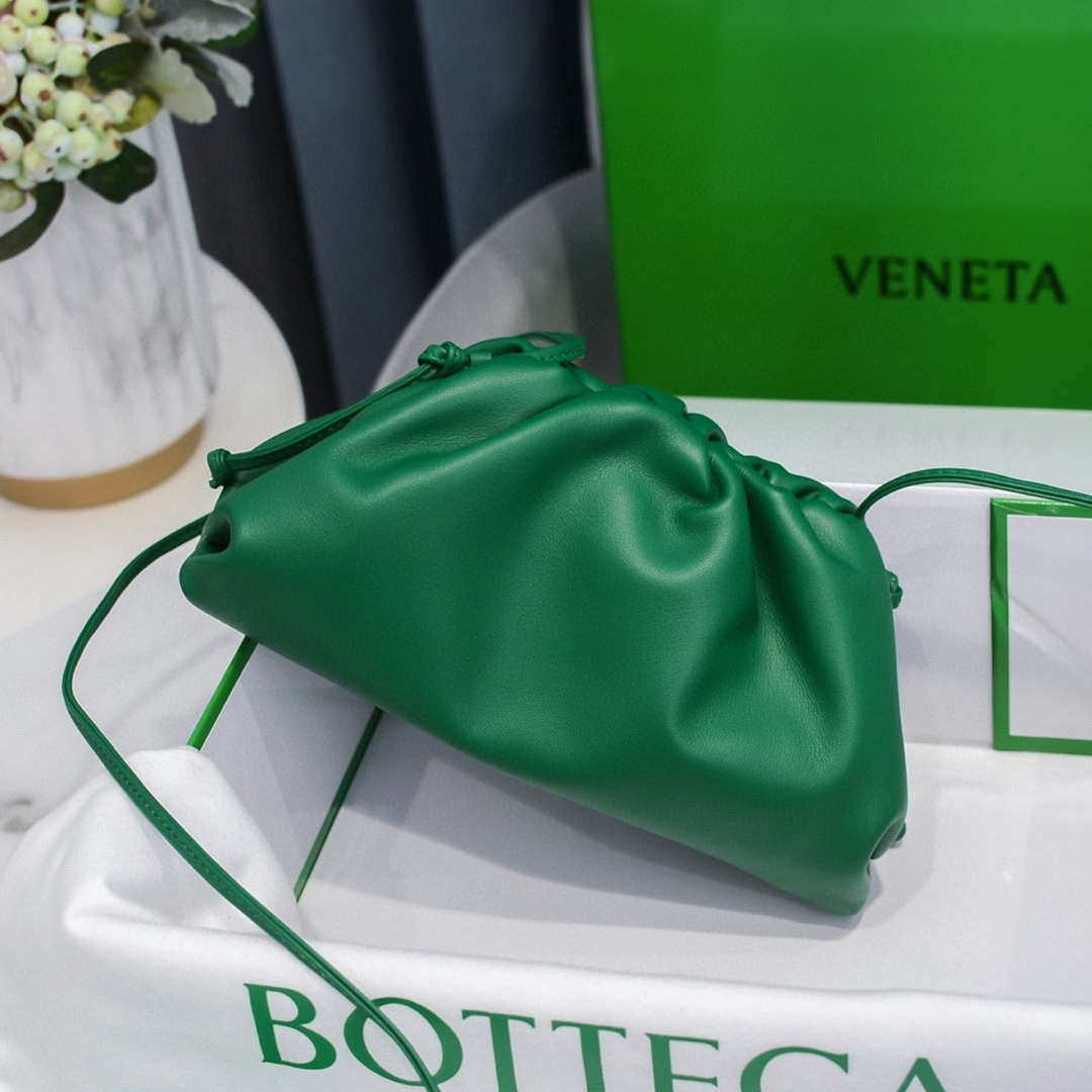 Bottega Veneta 585852 BV Mini Pouch Green Bag - Default Title - View 2