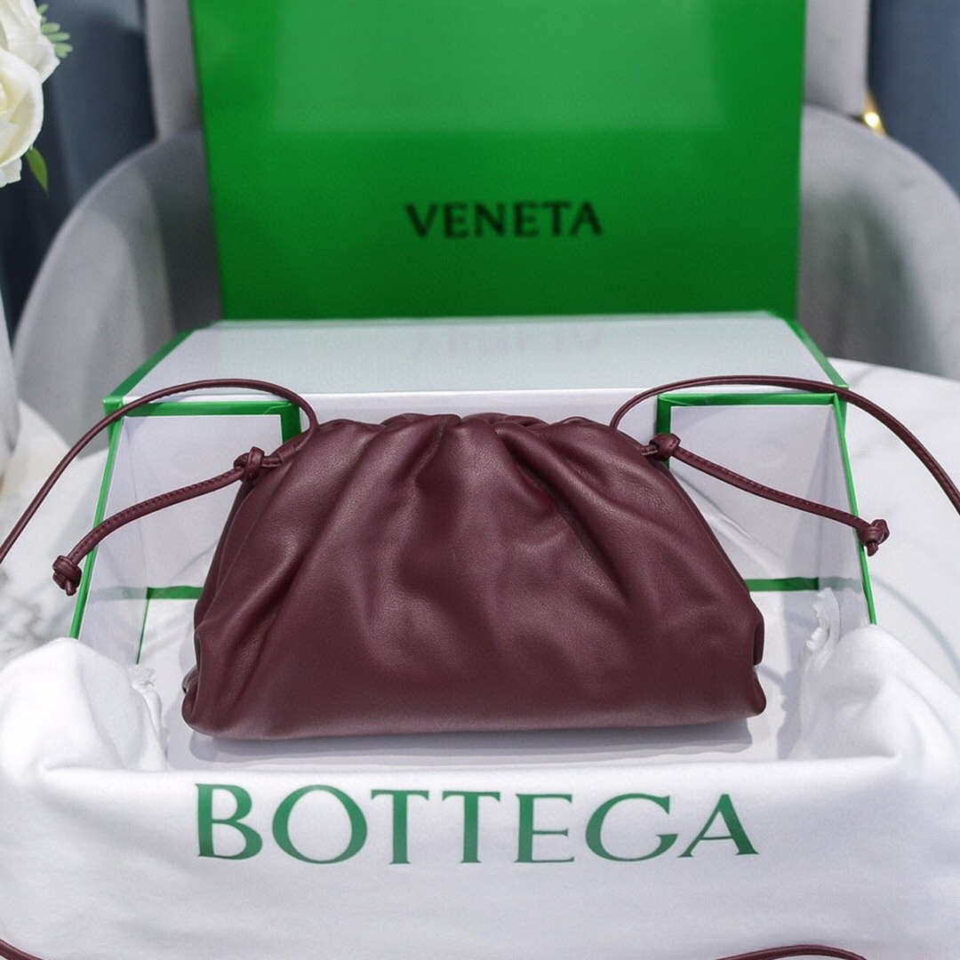 Bottega Veneta 585852 BV Mini Pouch Wine Red Bag - Default Title - View 1