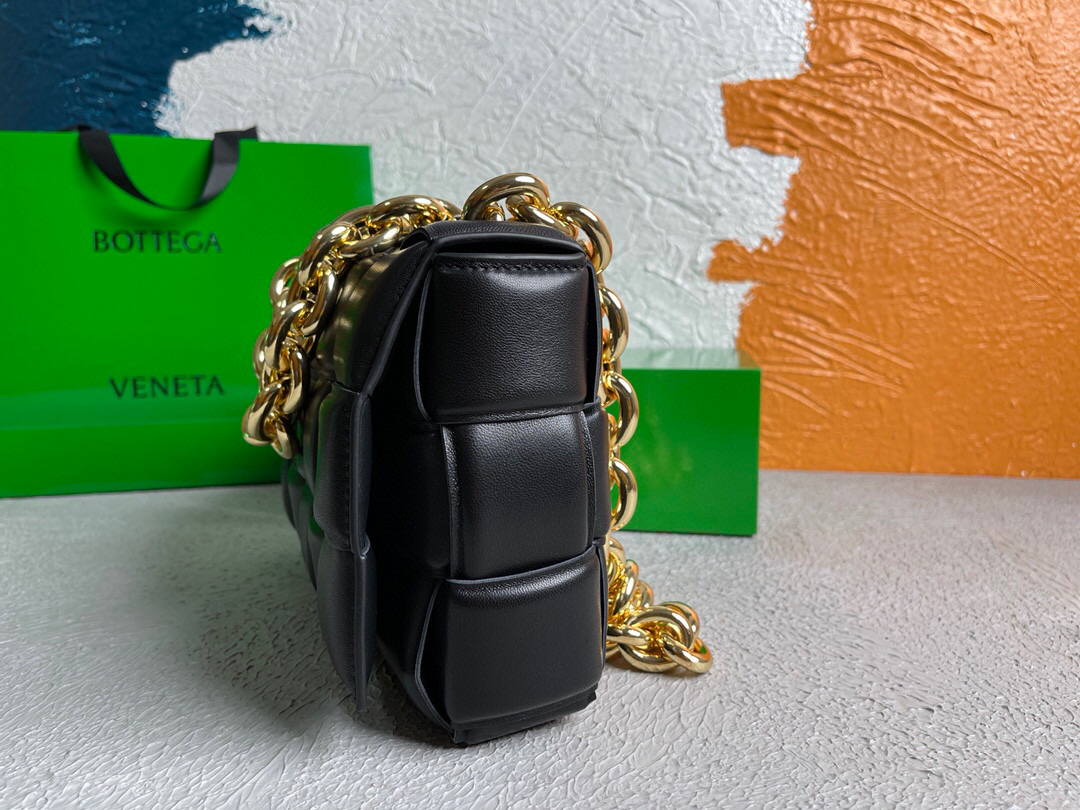 Bottega Veneta BV 20206 Chain Cassette 631421 Black Gold