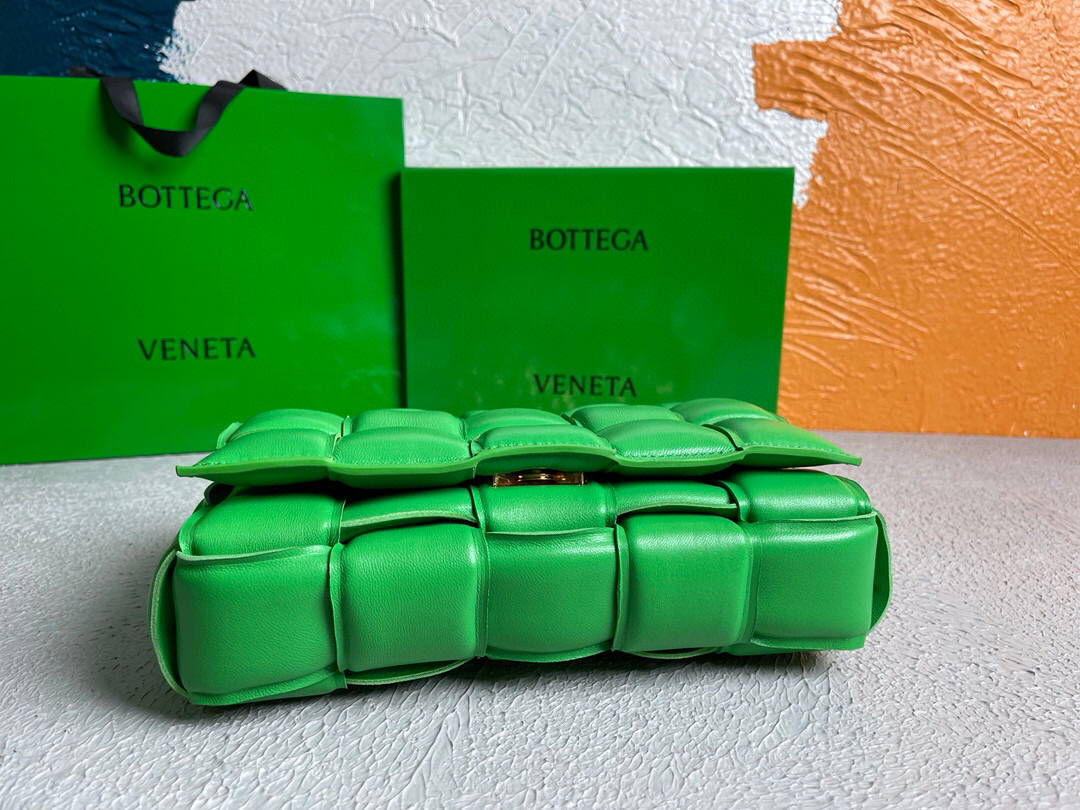 Bottega Veneta BV 20206 Chain Cassette 631421 Grass Green Gold