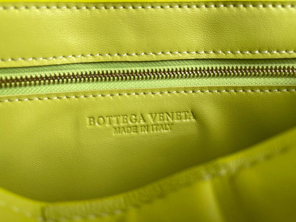 Bottega Veneta BV 20206 Chain Cassette 631421 Yellow Gold