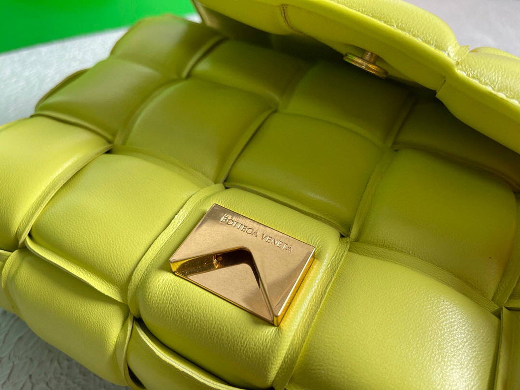 Bottega Veneta BV 20206 Chain Cassette 631421 Yellow Gold