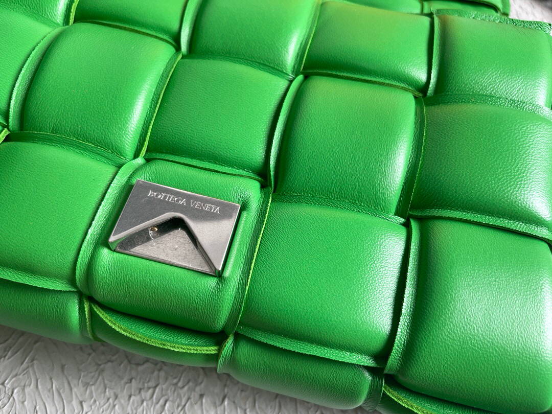 Bottega Veneta BV 20206 Chain Cassette 631421 Green Silver - Default Title - View 9