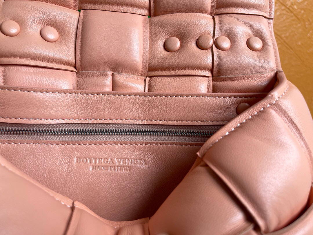 Bottega Veneta BV 20206 Chain Cassette 631421 Light Pink Silver - Default Title - View 8