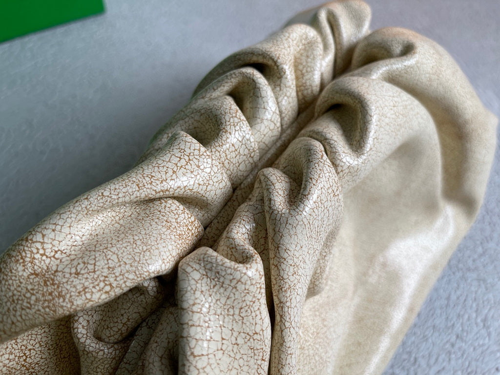 Bottega Veneta BV 576227 Pouch Fondant 6671 Beige