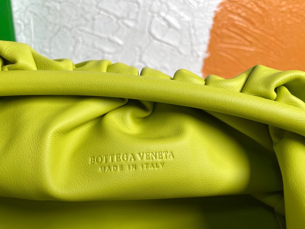 Bottega Veneta BV 576227 Pouch Fondant 6671 Lemo Yellow