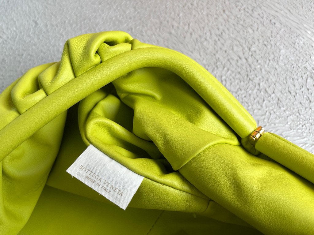 Bottega Veneta BV 576227 Pouch Fondant 6671 Lemo Yellow