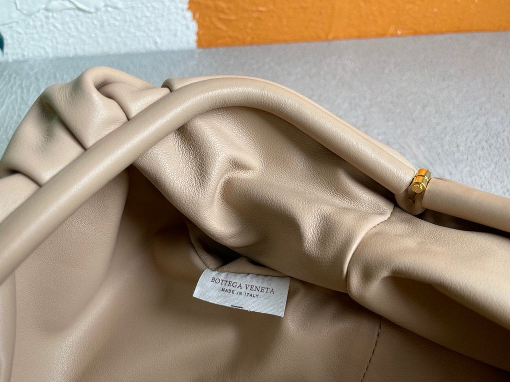 Bottega Veneta BV 576227 Pouch Fondant 6671 Apricot