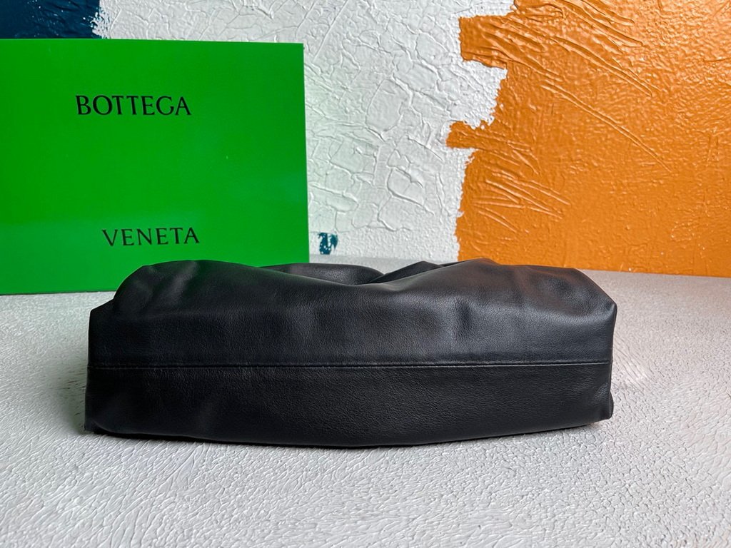 Bottega Veneta BV 576227 Pouch Fondant 6671 Black