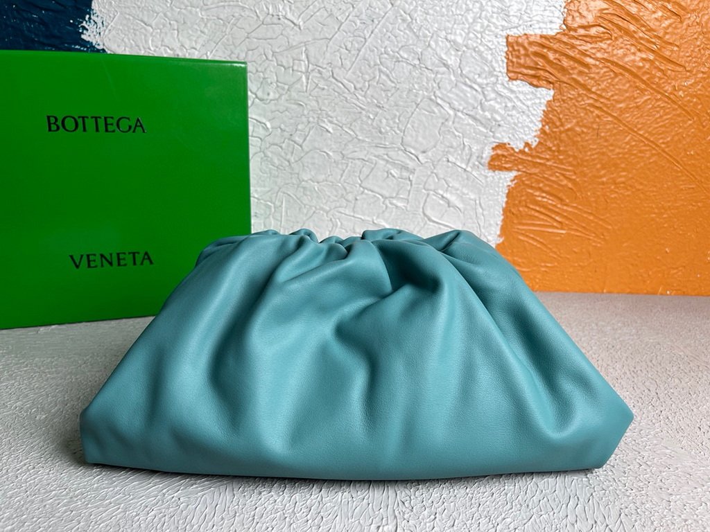 Bottega Veneta BV 576227 Pouch Fondant 6671 Blue