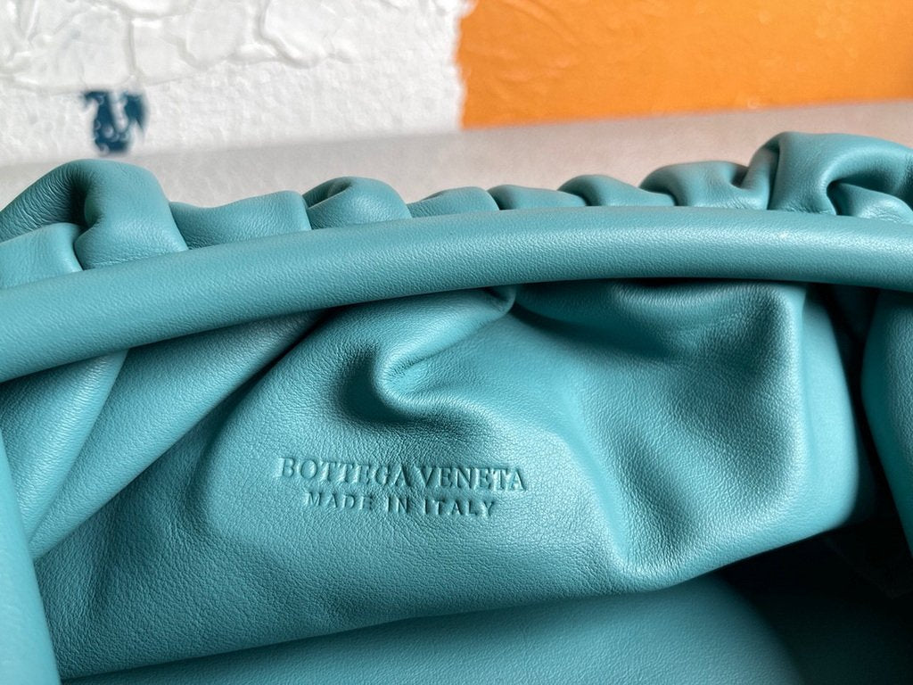 Bottega Veneta BV 576227 Pouch Fondant 6671 Blue