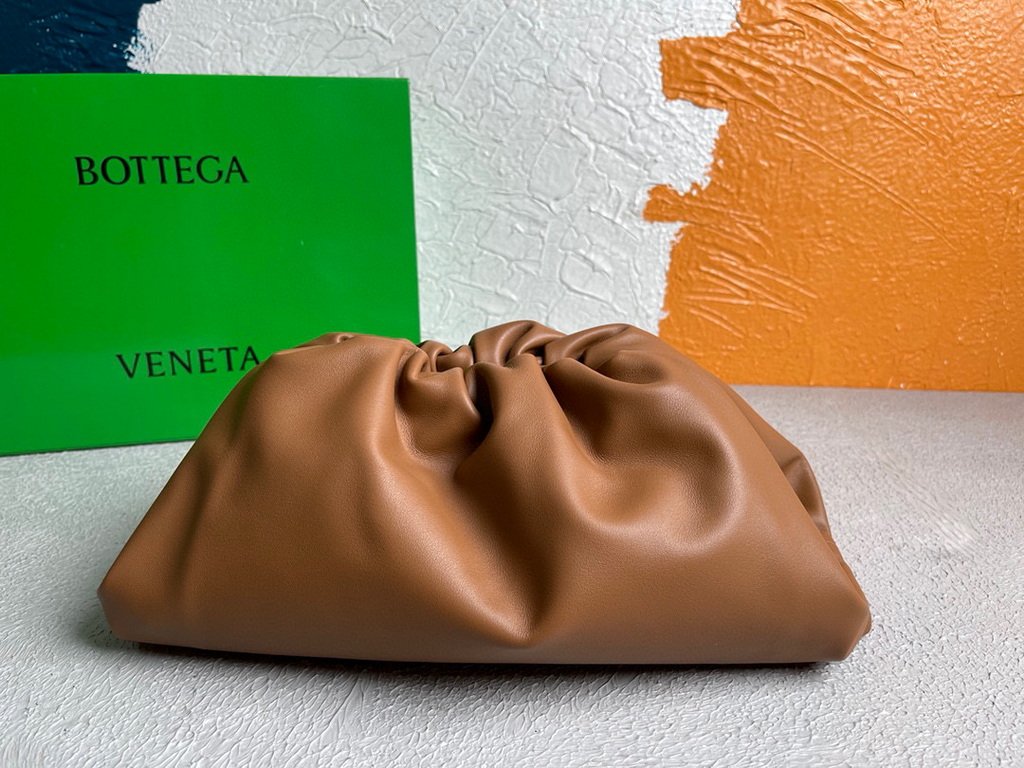 Bottega Veneta BV 576227 Pouch Fondant 6671 Brown