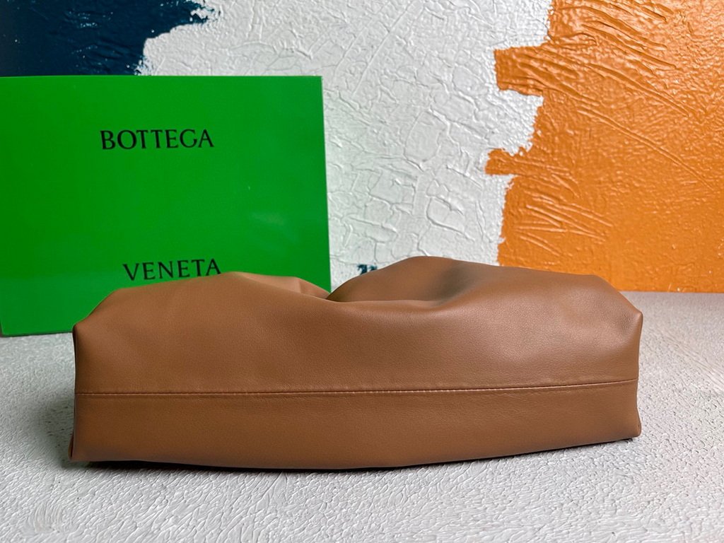 Bottega Veneta BV 576227 Pouch Fondant 6671 Brown