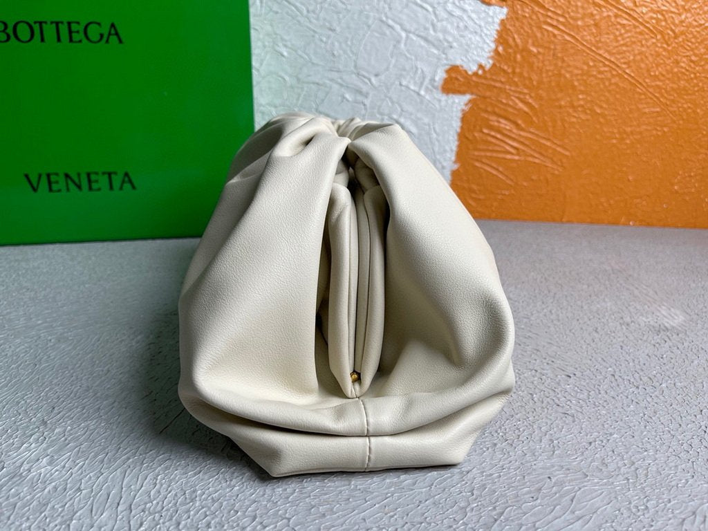 Bottega Veneta BV 576227 Pouch Fondant 6671 White