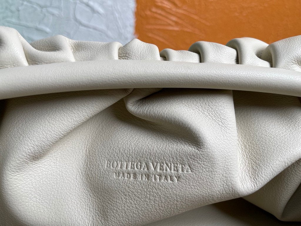 Bottega Veneta BV 576227 Pouch Fondant 6671 White