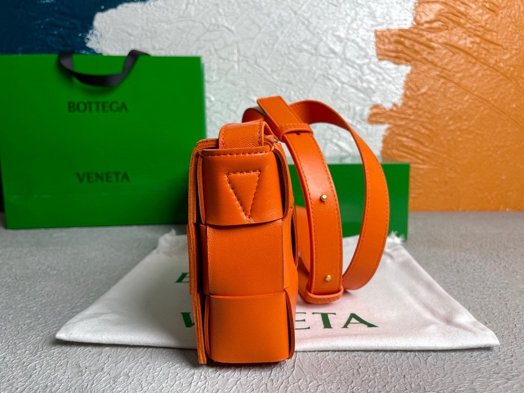Bottega Veneta BV 578004 Cassette  Cross-body Bag 58890 Orange