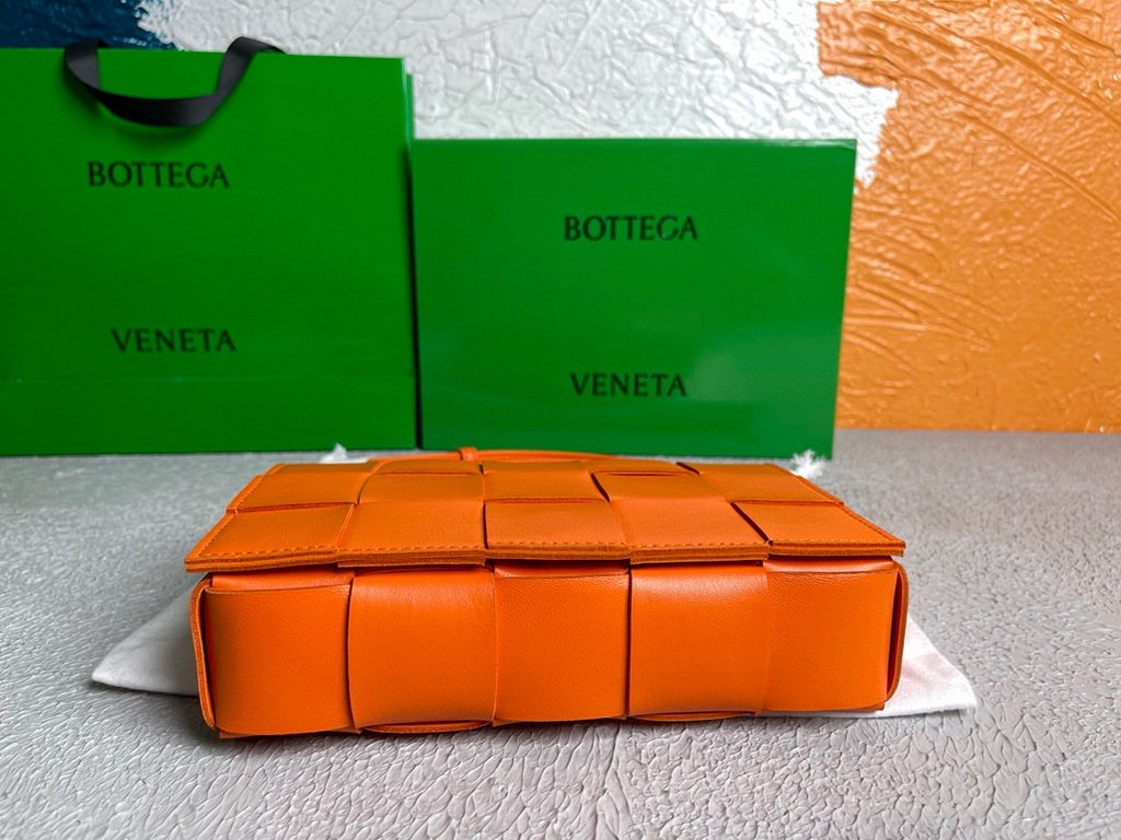 Bottega Veneta BV 578004 Cassette  Cross-body Bag 58890 Orange