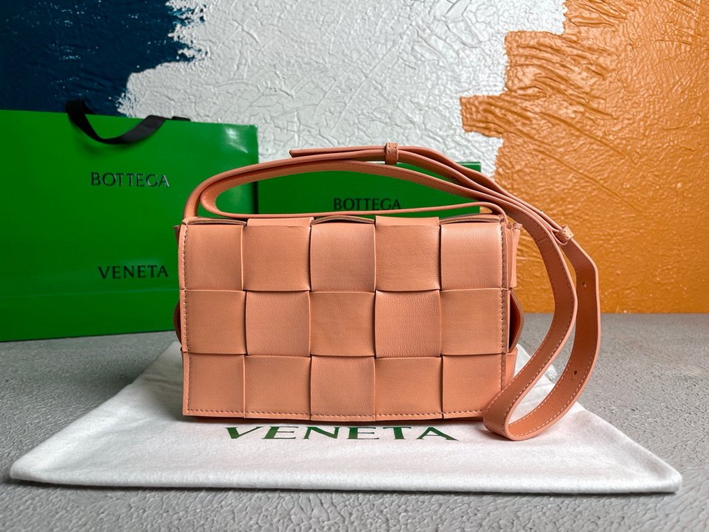 Bottega Veneta BV 578004 Cassette  Cross-body Bag 58890 Pink