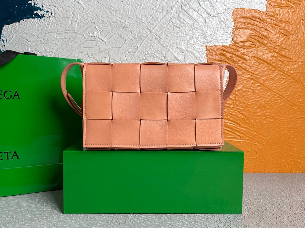 Bottega Veneta BV 578004 Cassette  Cross-body Bag 58890 Pink