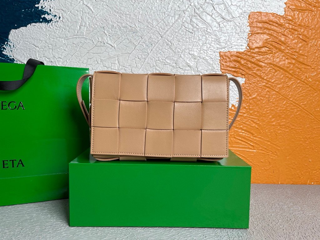 Bottega Veneta BV 578004 Cassette  Cross-body Bag 58890 Nude
