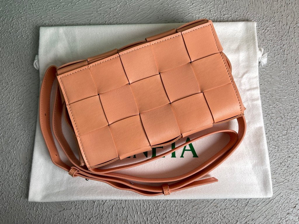 Bottega Veneta BV 578004 Cassette  Cross-body Bag 58890 Pink