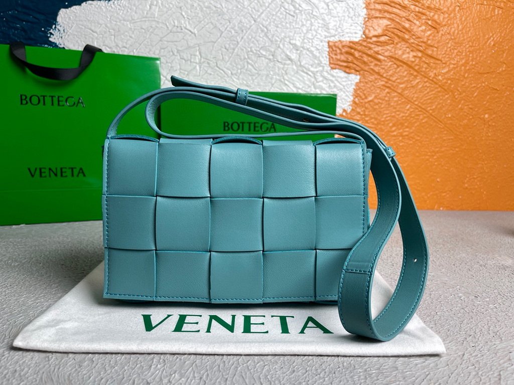 Bottega Veneta BV 578004 Cassette  Cross-body Bag 58890 Light Blue